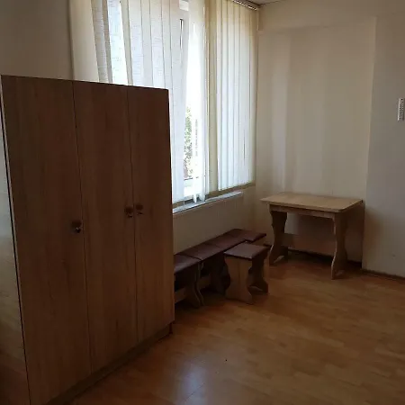 Sakura Hostel *